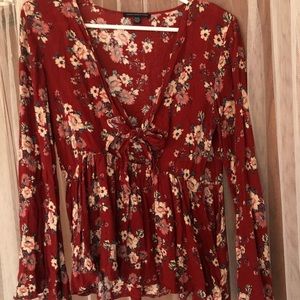 American Eagle floral peplum top